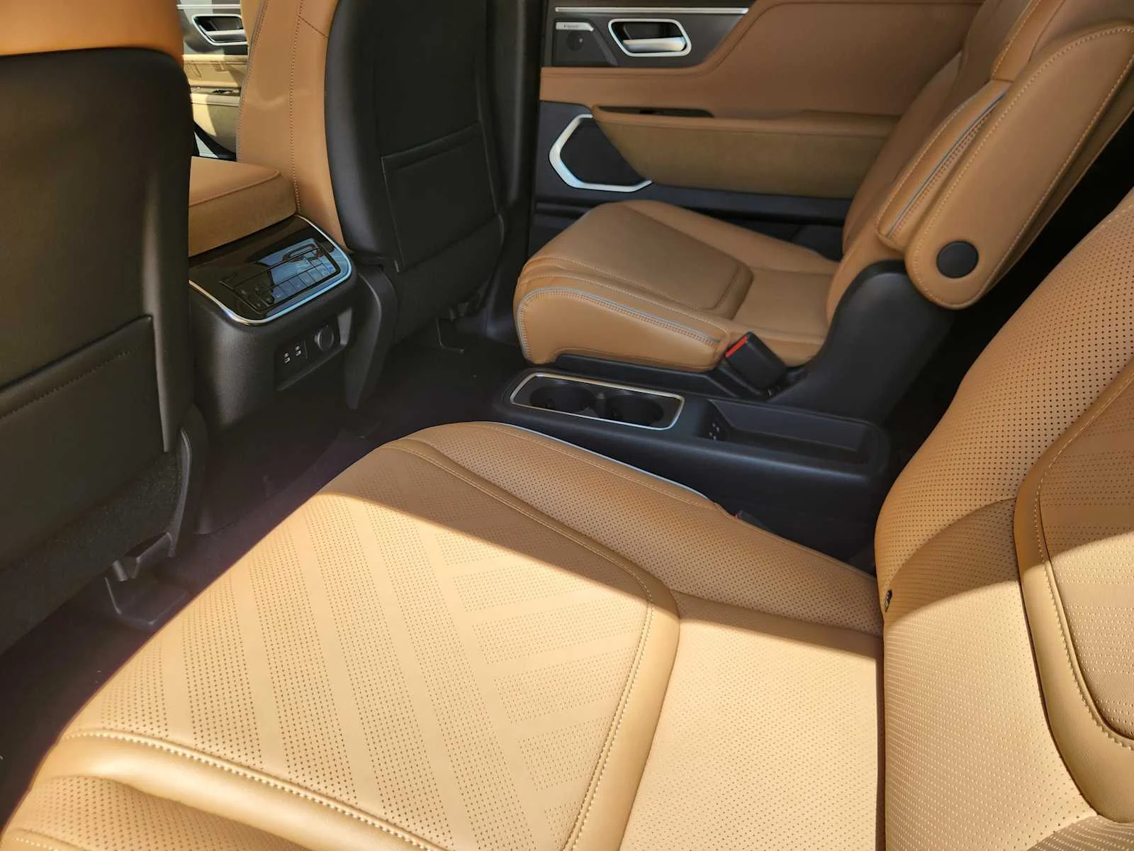 New 2027 BLACK OBSIDIAN INFINITI Luxe 2WD image 21