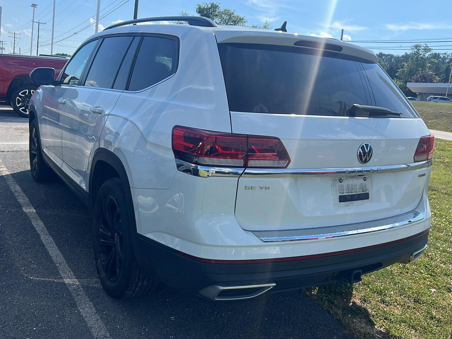 Used 2023  Volkswagen V6 SE 4Motion w/ Tech image 2
