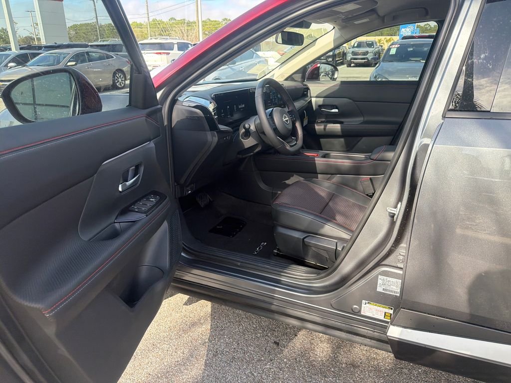 New 2026 Nissan Kicks SR 4D Sport Utility