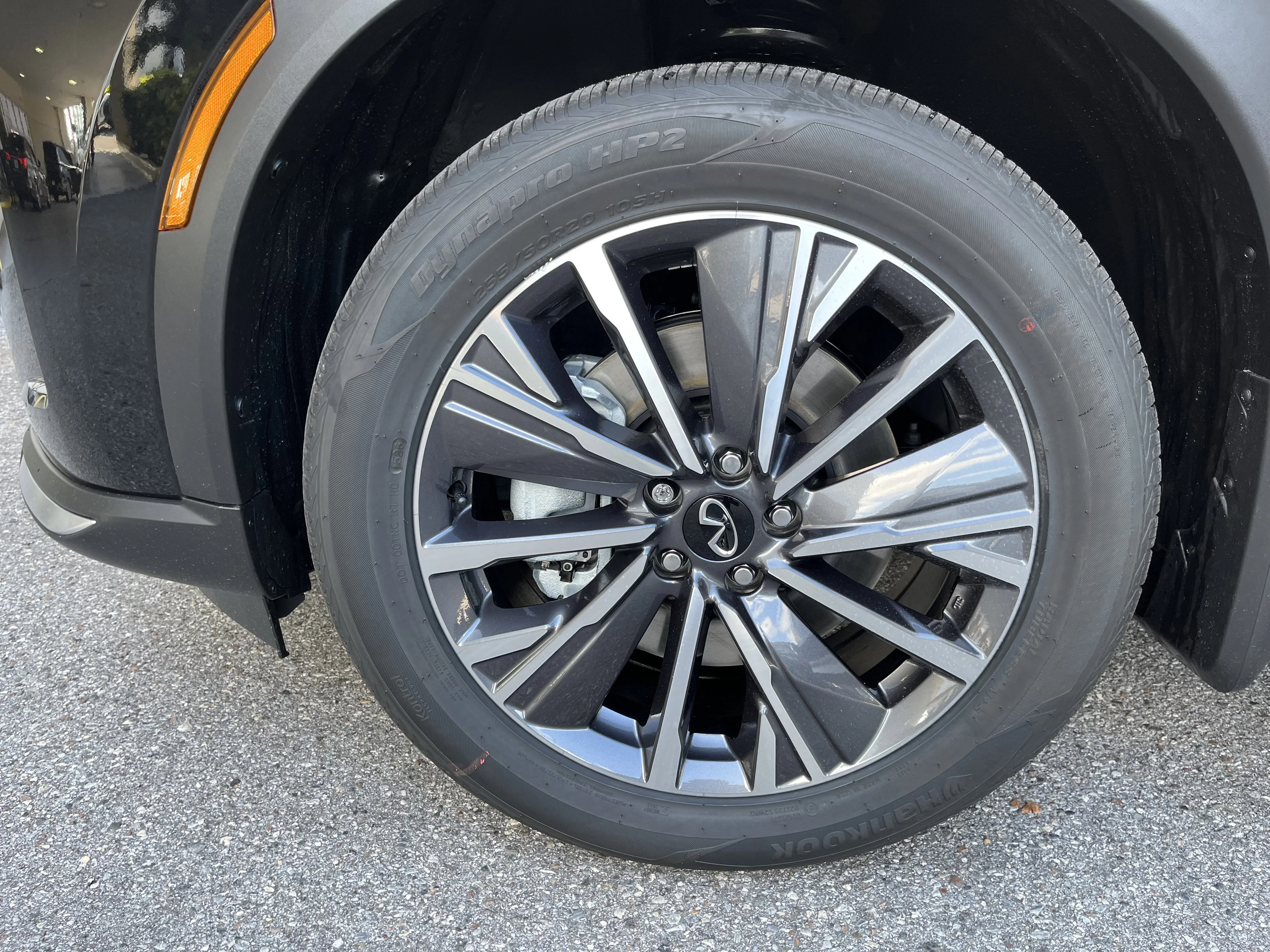 New 2027 Mineral Black INFINITI LUXE image 10