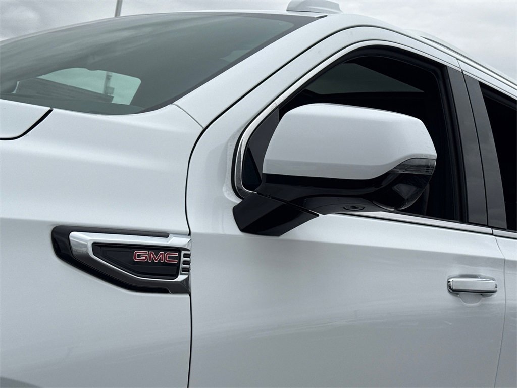 2026 GMC YUKON XL - Image 11