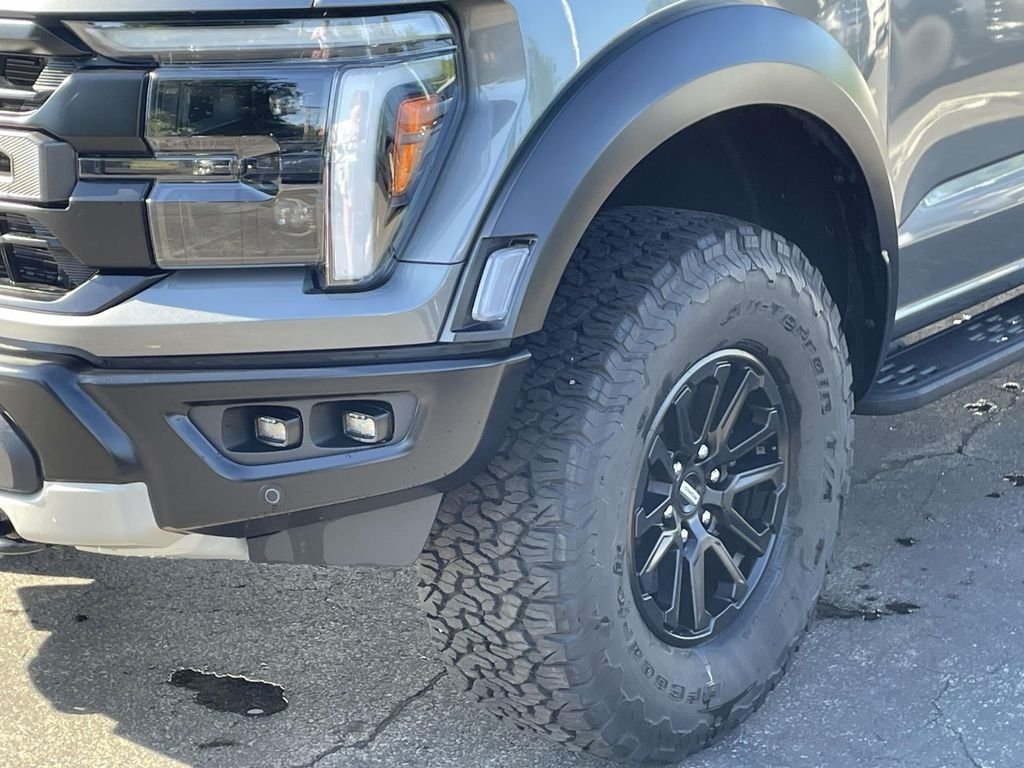 2025 Ford F-150 Raptor - Photo 11