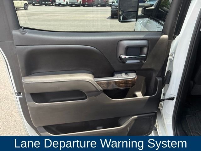 Used 2016 White GMC Denali image 23