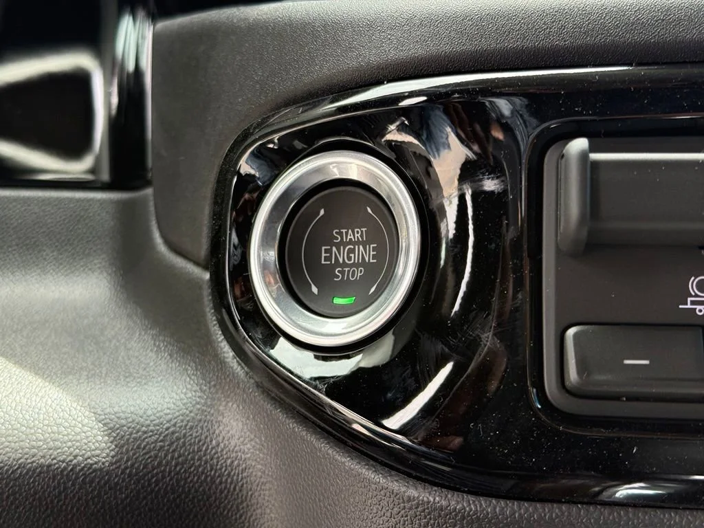 New 2026 Onyx Black GMC Elevation image 25