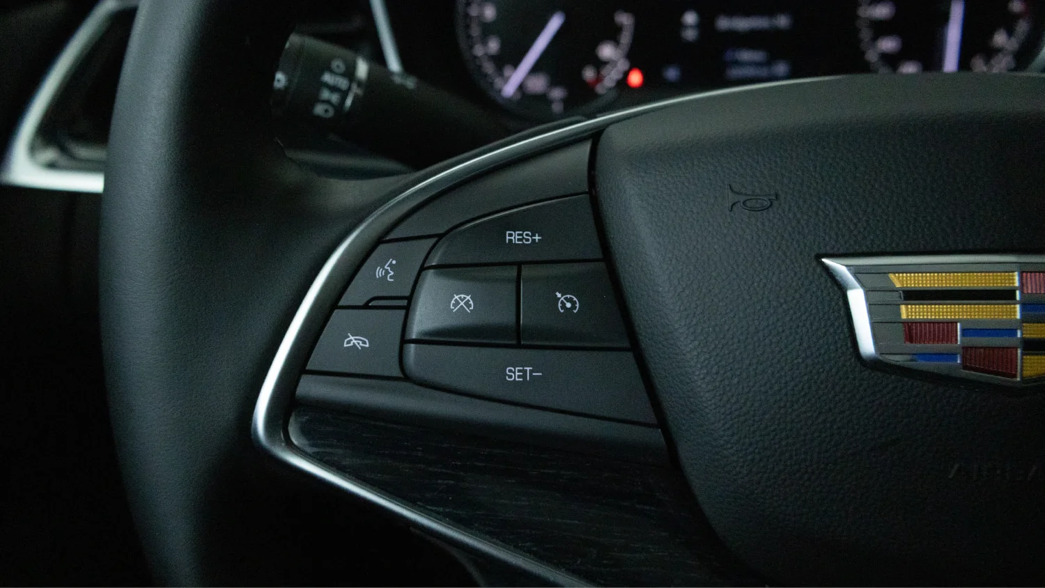 Used 2025 Crystal White Tricoat Cadillac Premium Luxury image 19