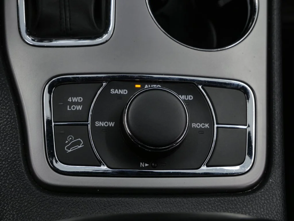 Certified Used 2020 Gray Jeep Laredo image 29