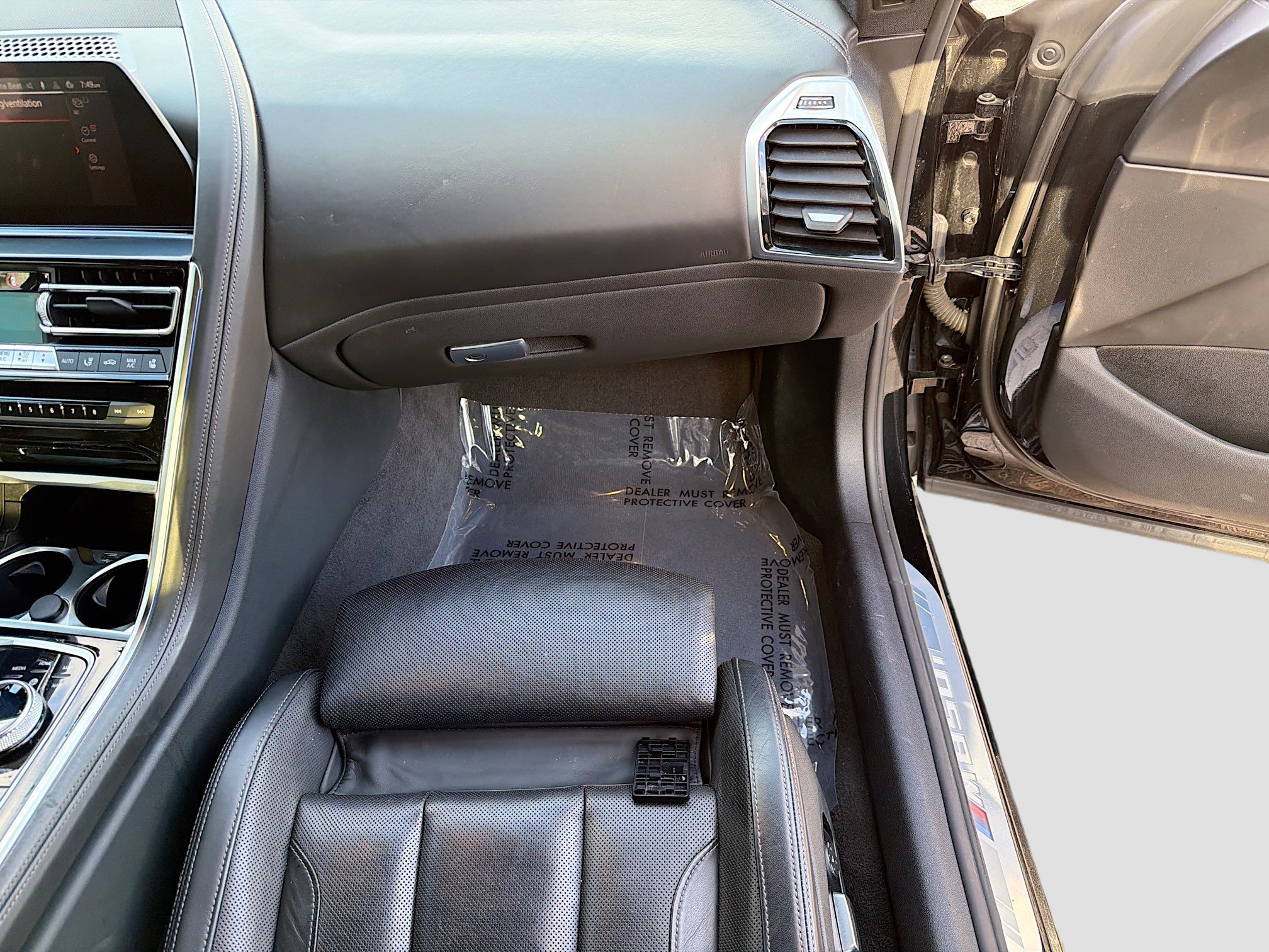 Used 2022 Black Sapphire Metallic BMW M850i image 18