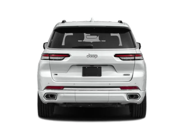 Used 2022 Diamond Black Crystal Pearlcoat Jeep Overland image 8