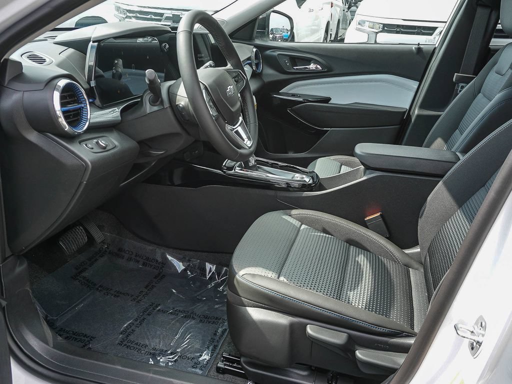 New 2026 Summit White Chevrolet LT image 17