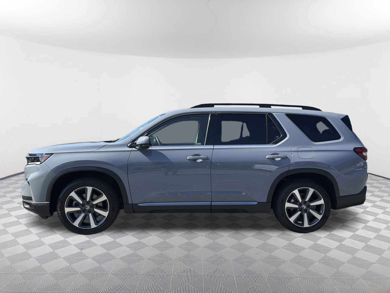 2023 Honda Pilot Touring - Photo 2