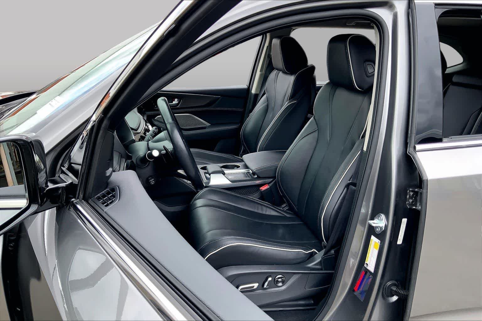 Used 2023 Liquid Carbon Metallic Acura w/Advance Package image 8