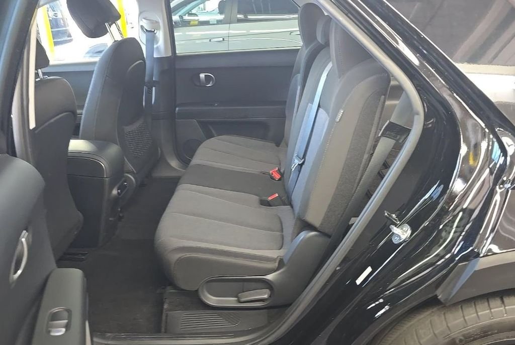 Used 2024 Black Hyundai SEL image 7
