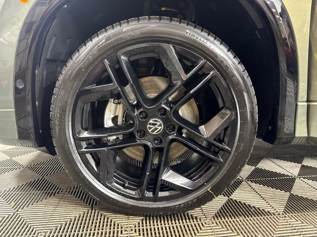 New 2026 Green Volkswagen 2.0T SE R-Line Black image 10