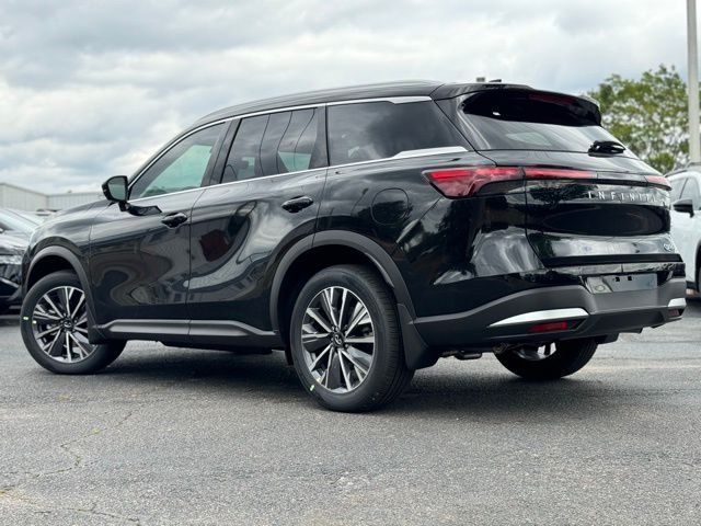 New 2027 MINERAL BLACK INFINITI Luxe FWD image 2