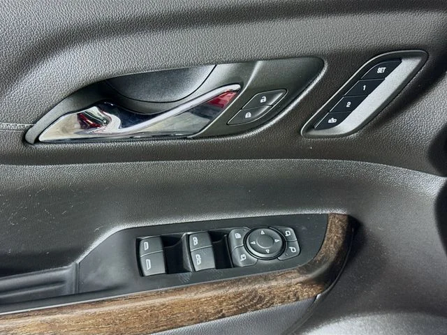 Used 2023 Red GMC Denali image 18