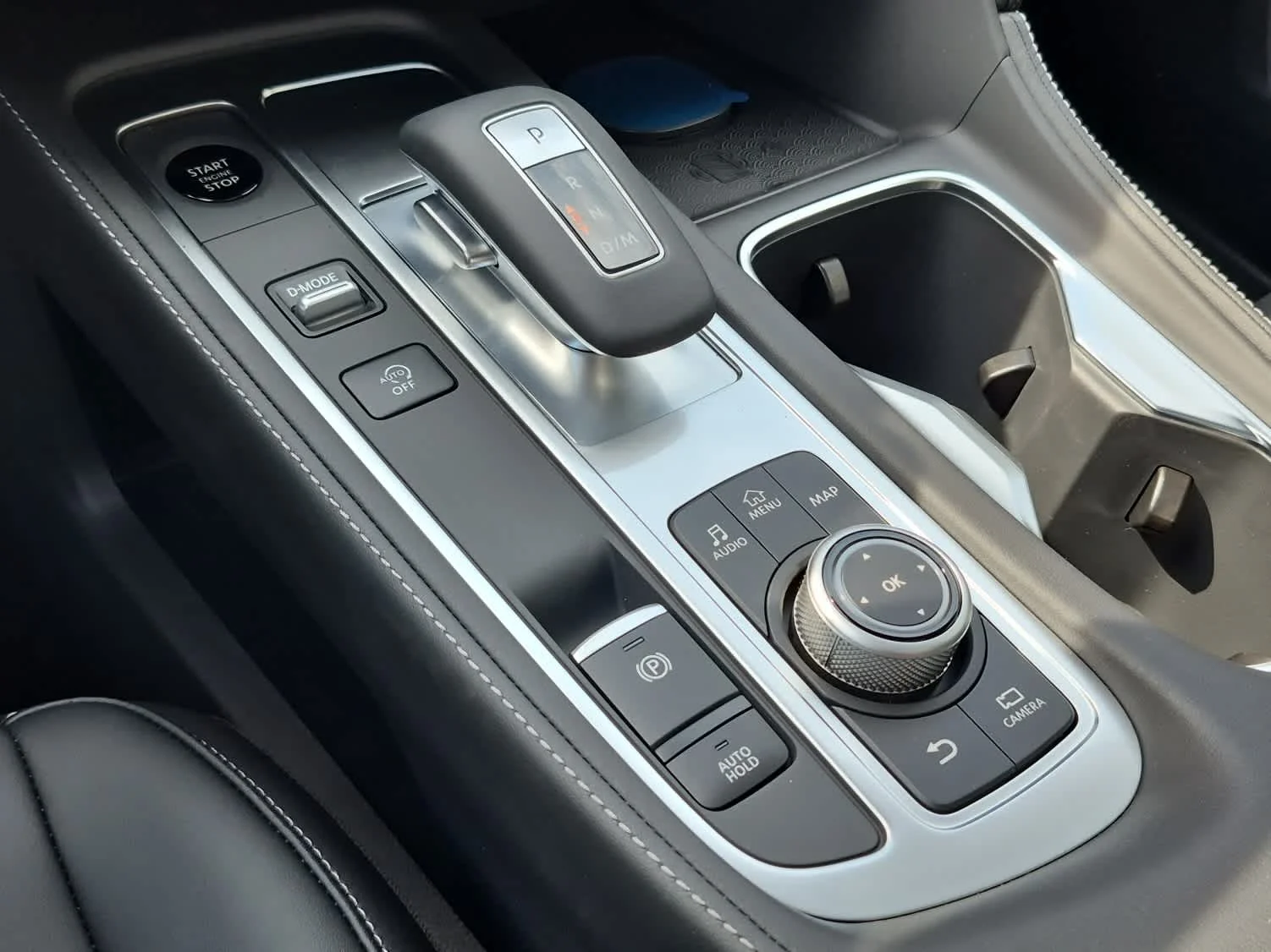 New 2027 MINERAL BLACK INFINITI Luxe AWD image 7