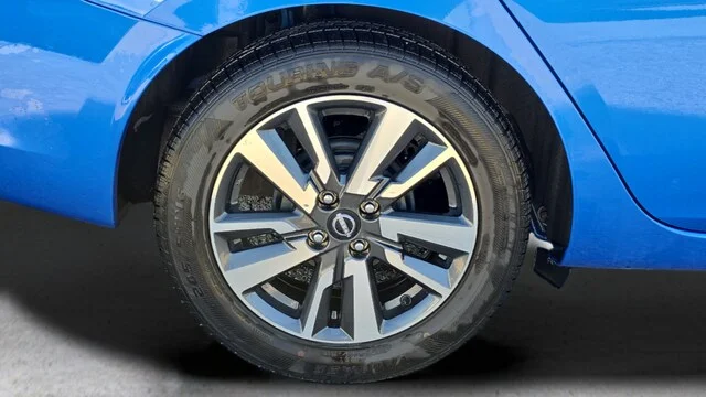 Used 2024 Electric Blue Metallic Nissan 1.6 SV image 18
