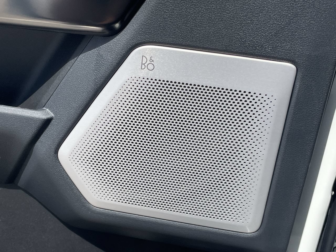 New 2026 Star White Metallic Tri-Coat Ford Platinum image 18