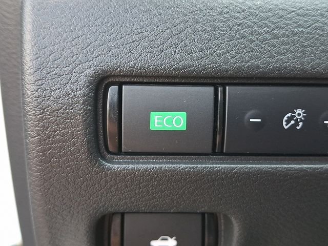 Used 2025 White Nissan SR image 23
