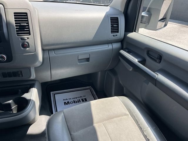 Used 2018 Glacier White Nissan S image 12