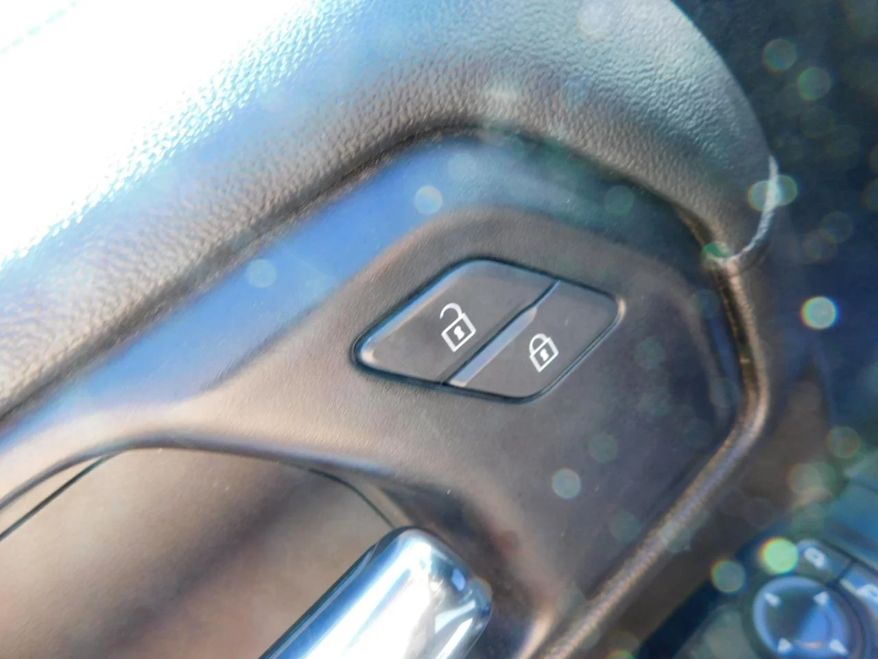 Used 2022 White Chevrolet 4WD CREW CAB 147 in LT W/1L image 27