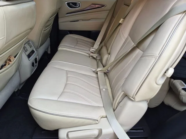 Used 2017 White INFINITI Base image 24