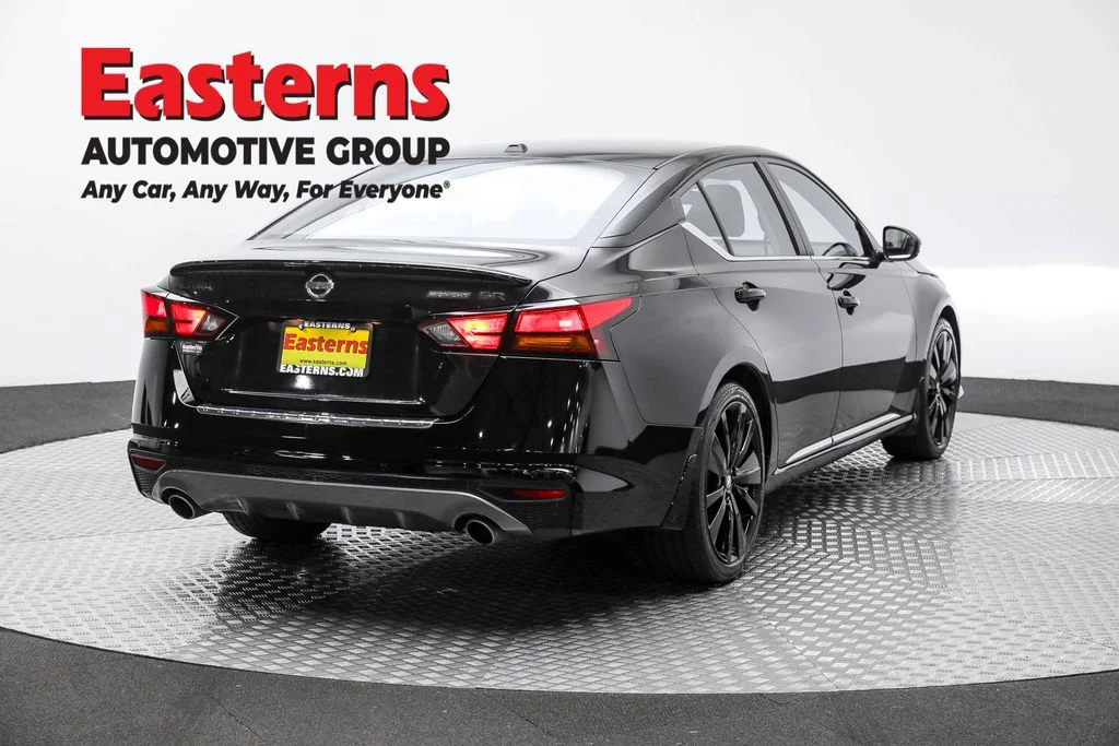Used 2022 Black Nissan 2.5 SR image 5