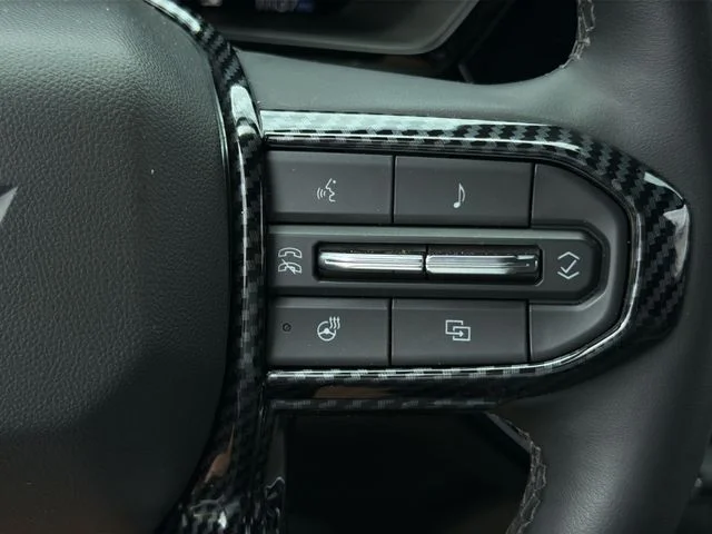 Used 2025 White Chevrolet ZR2 image 29