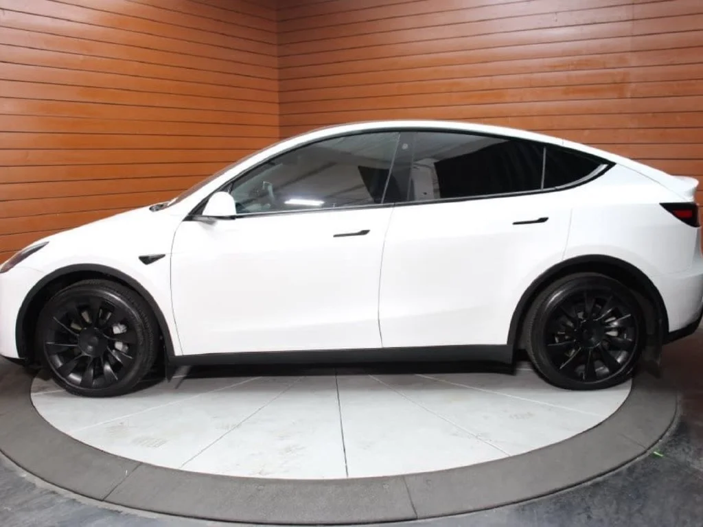 Used 2021 Pearl White Multi-Coat Tesla Long Range image 24