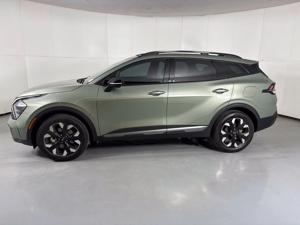 Used 2023 Green Kia X-Line image 5
