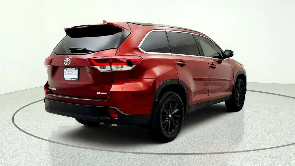 Used 2019 Salsa Red Pearl Toyota SE V6 AWD image 5