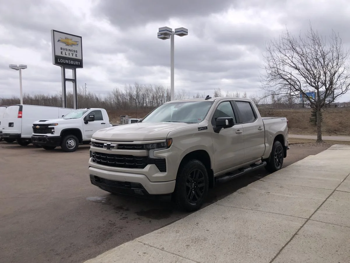 New 2026 White Chevrolet 4WD Crew Cab 147" RST image 4