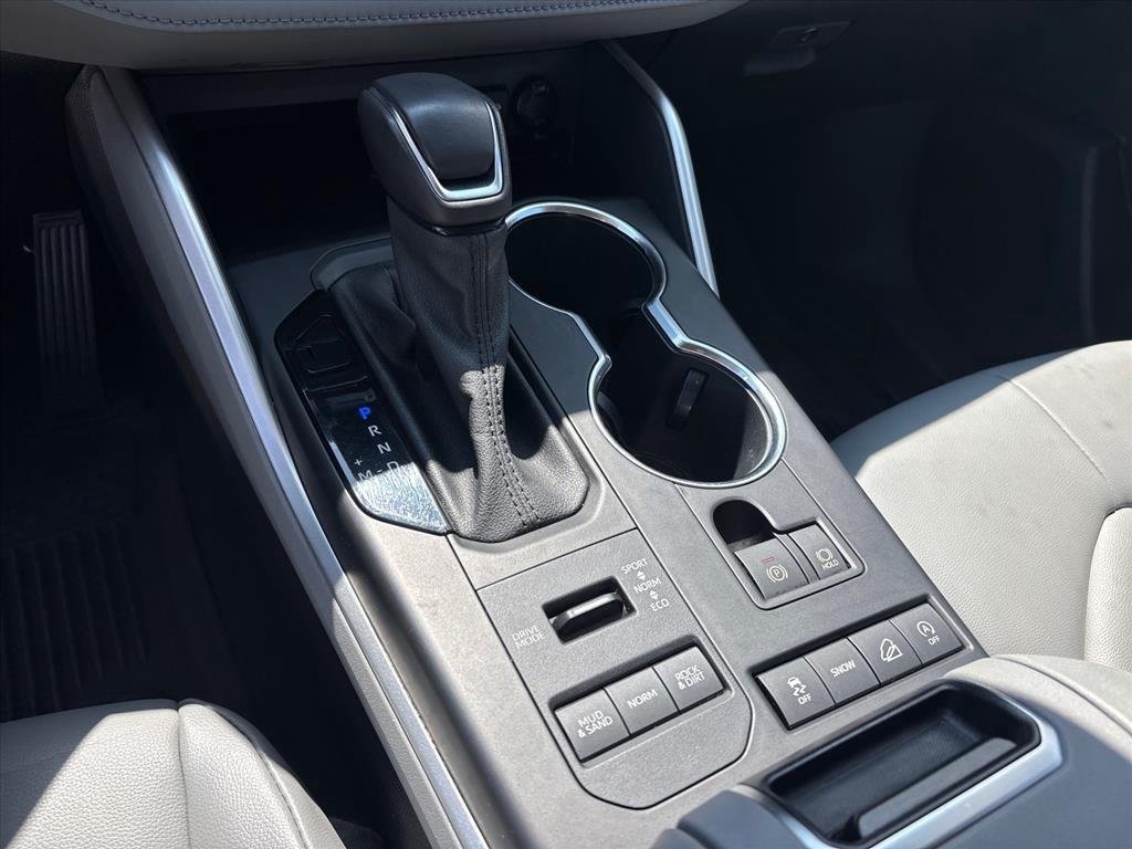 2021 Toyota Highlander XLE - Photo 16