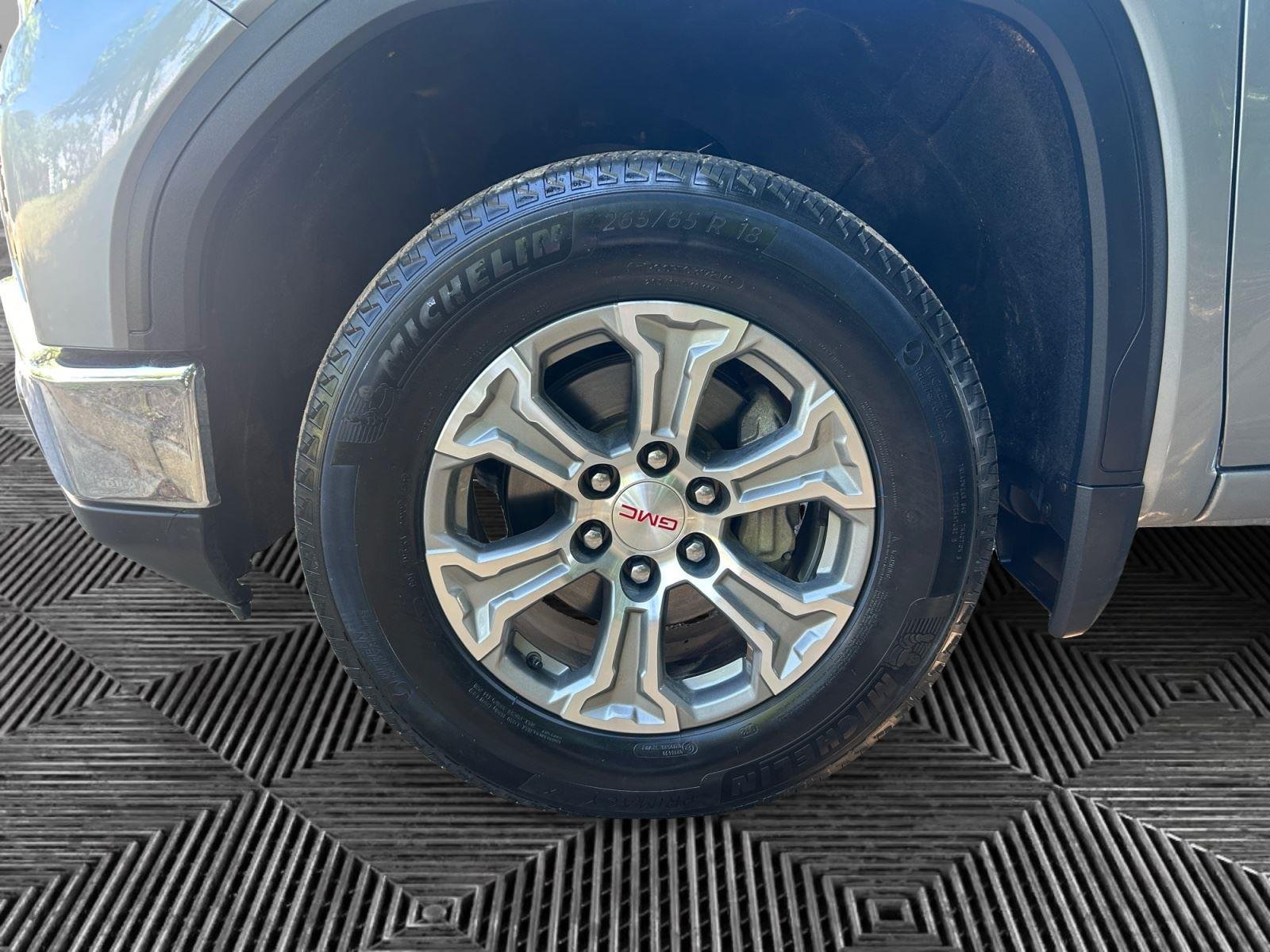 Used 2025 Sterling Metallic GMC SLT image 14