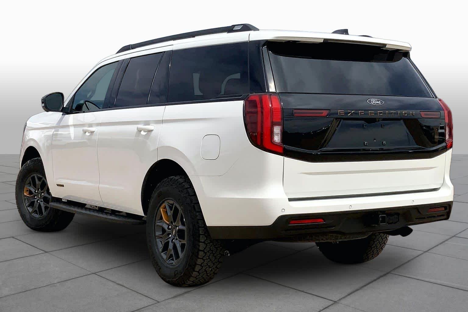 New 2026 Star White Metallic Tri-Coat Ford Tremor® image 12