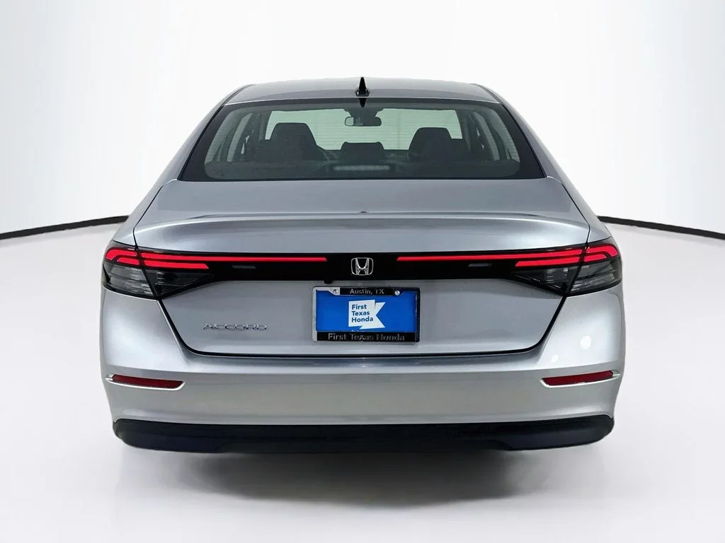 Used 2026 Silver Honda SE image 6
