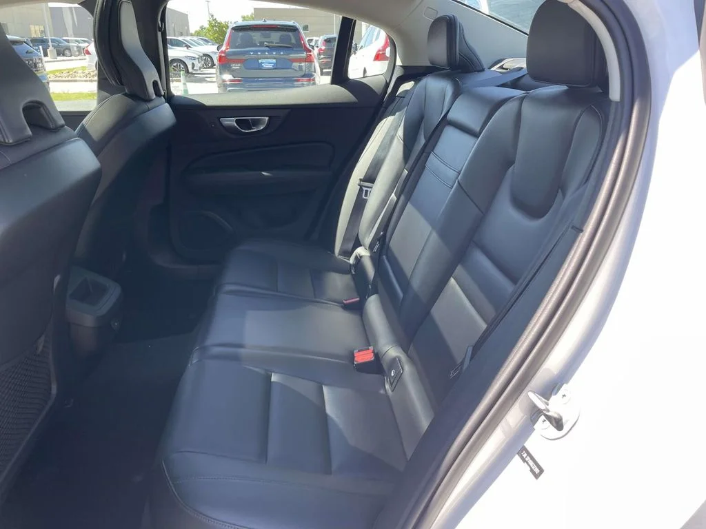 Used 2024 Crystal White Metallic Volvo Core Dark Theme image 3