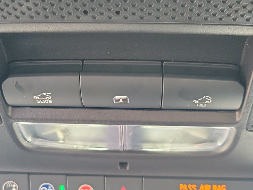 2024 Chevrolet Equinox EV RS - Photo 31