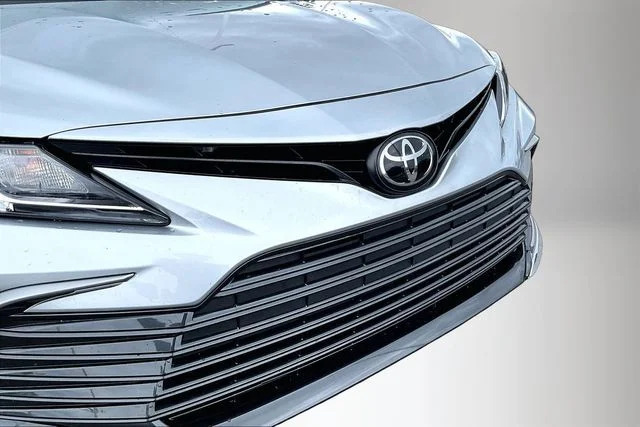 Used 2023 Silver Toyota LE image 28