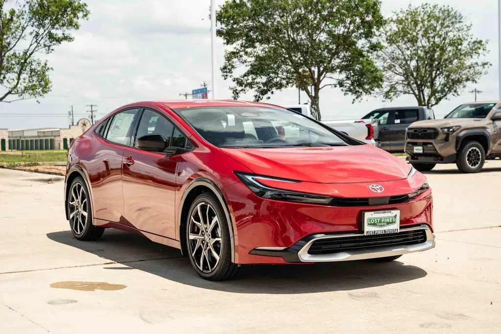 New 2026 Supersonic Red <sup>1</sup> Toyota  XSE image 4