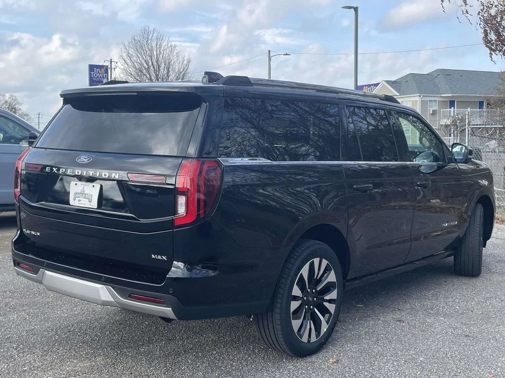 New 2025 Black Ford Platinum image 3