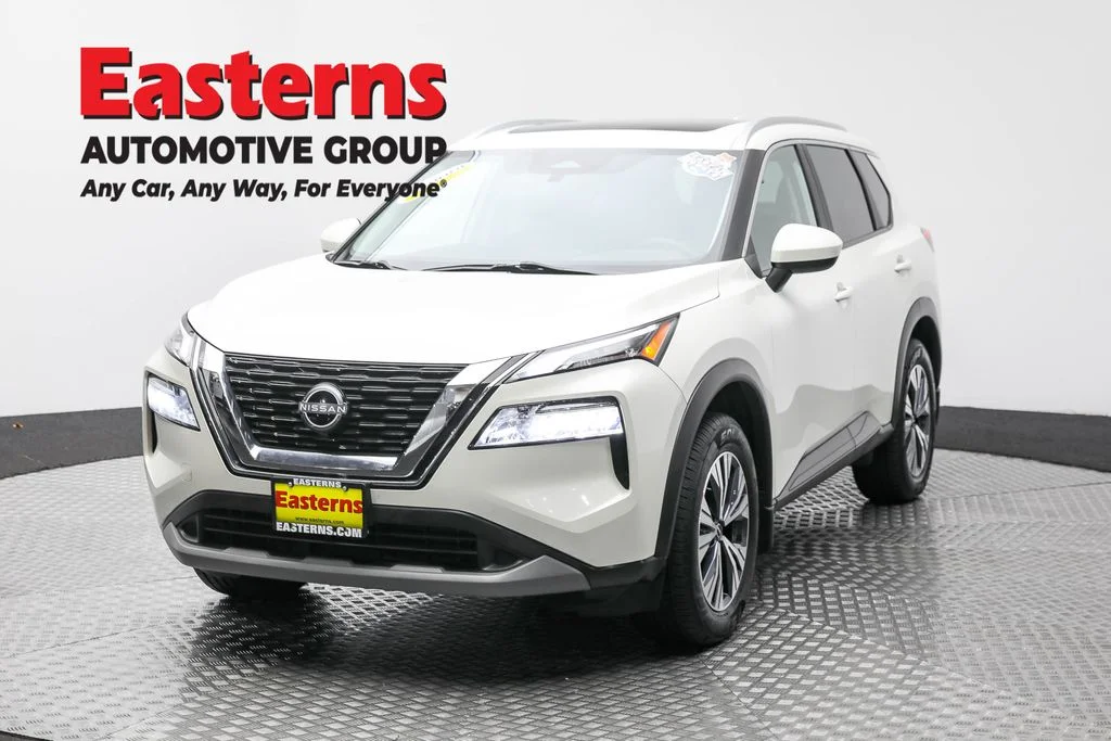 Used 2023 White Nissan SV image 1