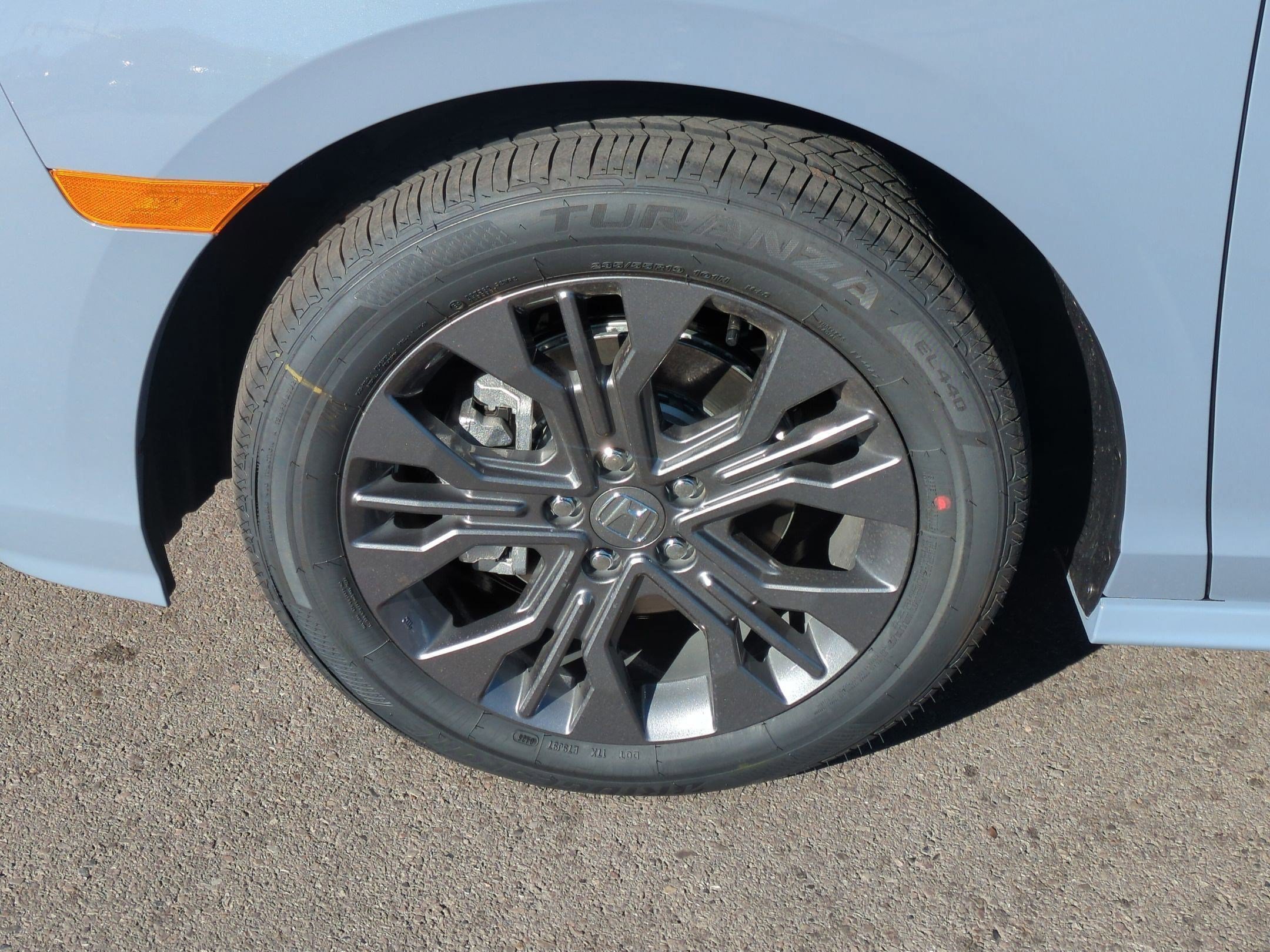 New 2027 Sonic Gray Pearl Honda Touring image 10