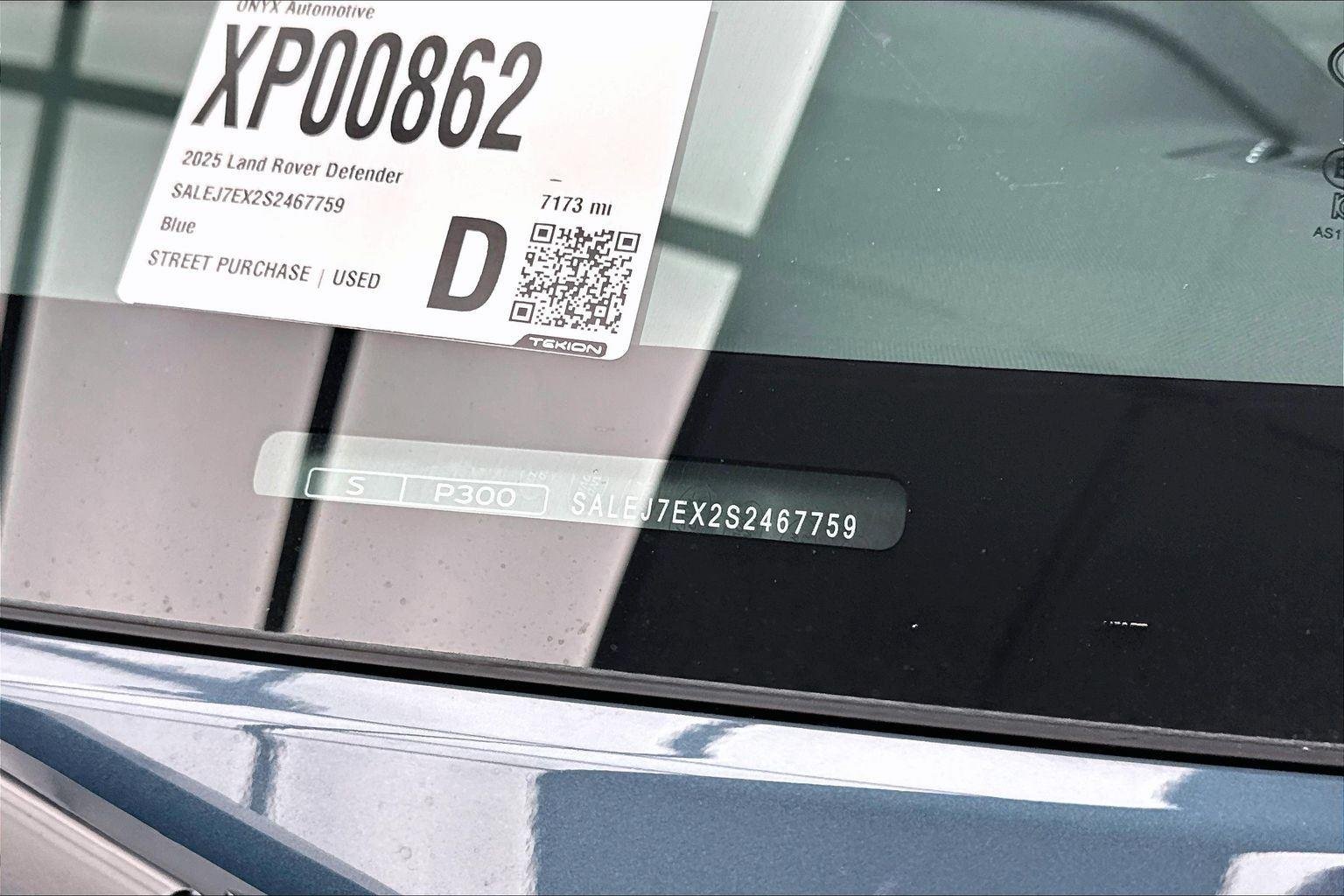 Used 2025 Tasman Blue Metallic Land Rover S image 15
