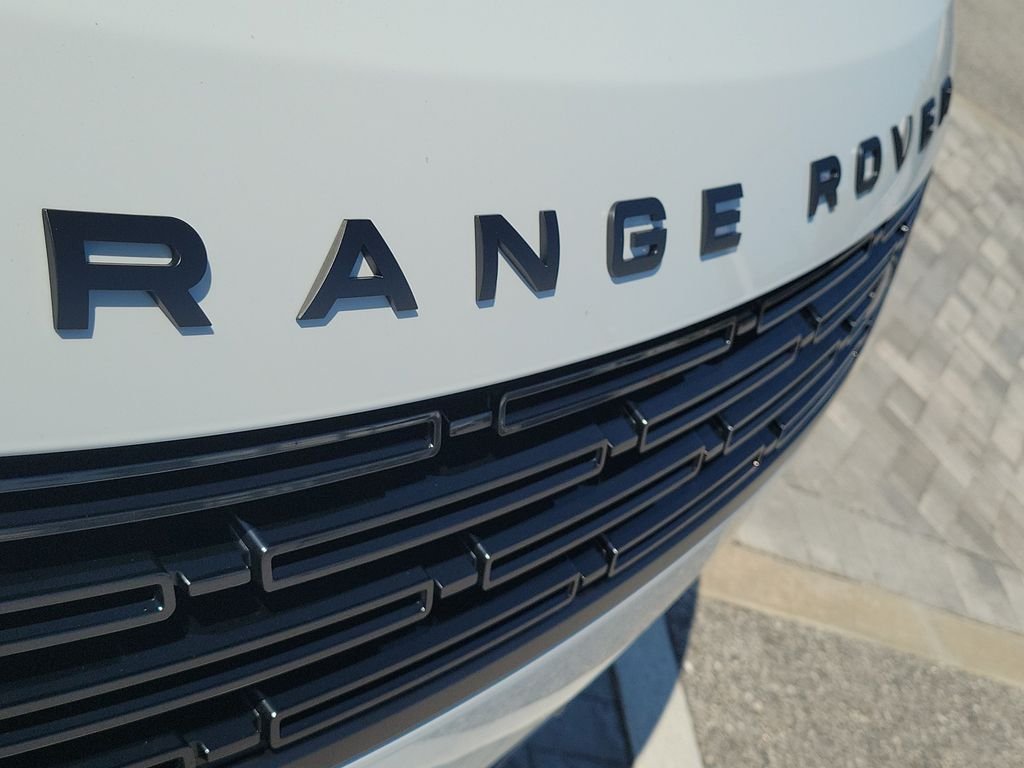 New 2026 White Land Rover Dynamic SE image 9