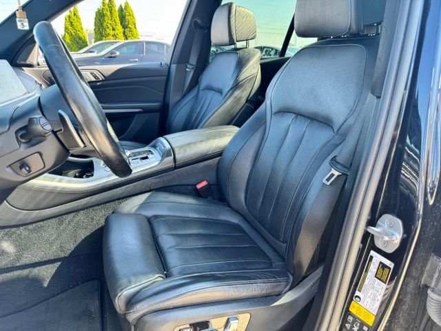 Used 2021 Carbon Black Metallic BMW xDrive40i image 16