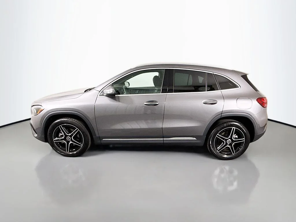 Used 2026 Gray Mercedes-Benz GLA 250 image 4