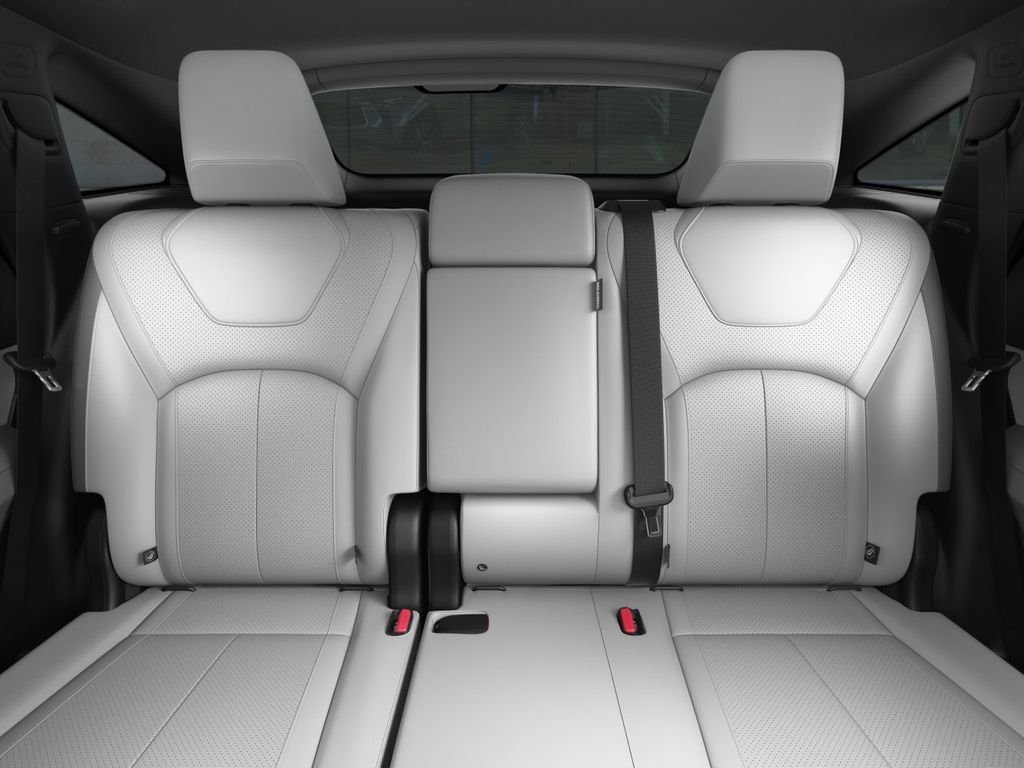 New 2027 2T RAD WHT INFINITI Sport AWD image 8