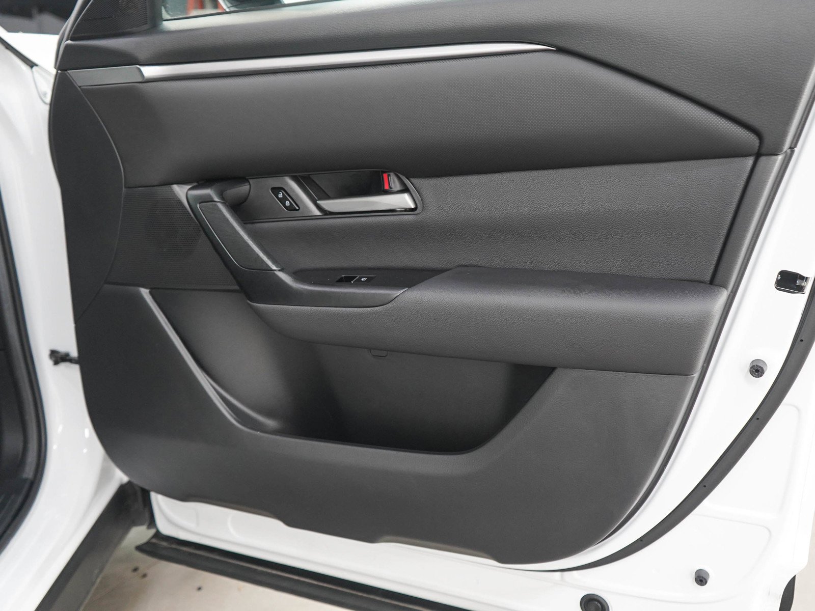 Used 2025 Wind Chill Pearl Mazda 2.5 S Select Package image 11