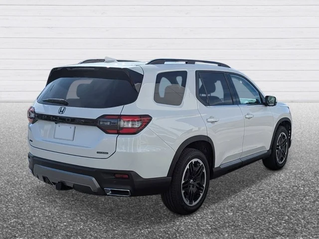New 2026 Platinum White Pearl Honda Touring Blackout image 2